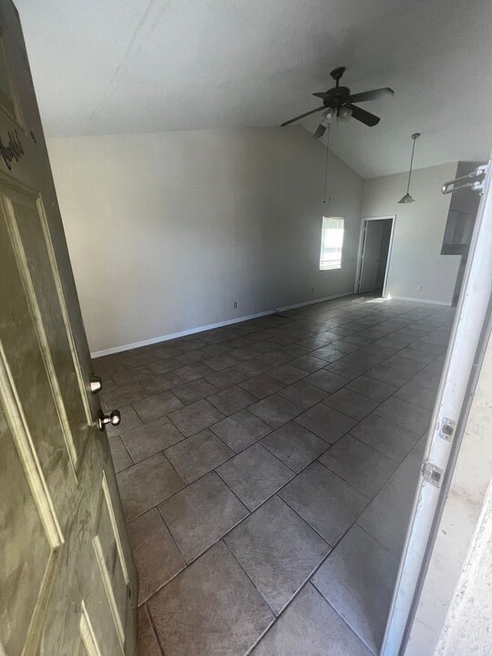 11192 Kimberly Ave in Englewood, FL - Building Photo