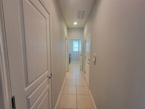 17006 Cherokee Lake Ln in Houston, TX - Building Photo - Building Photo