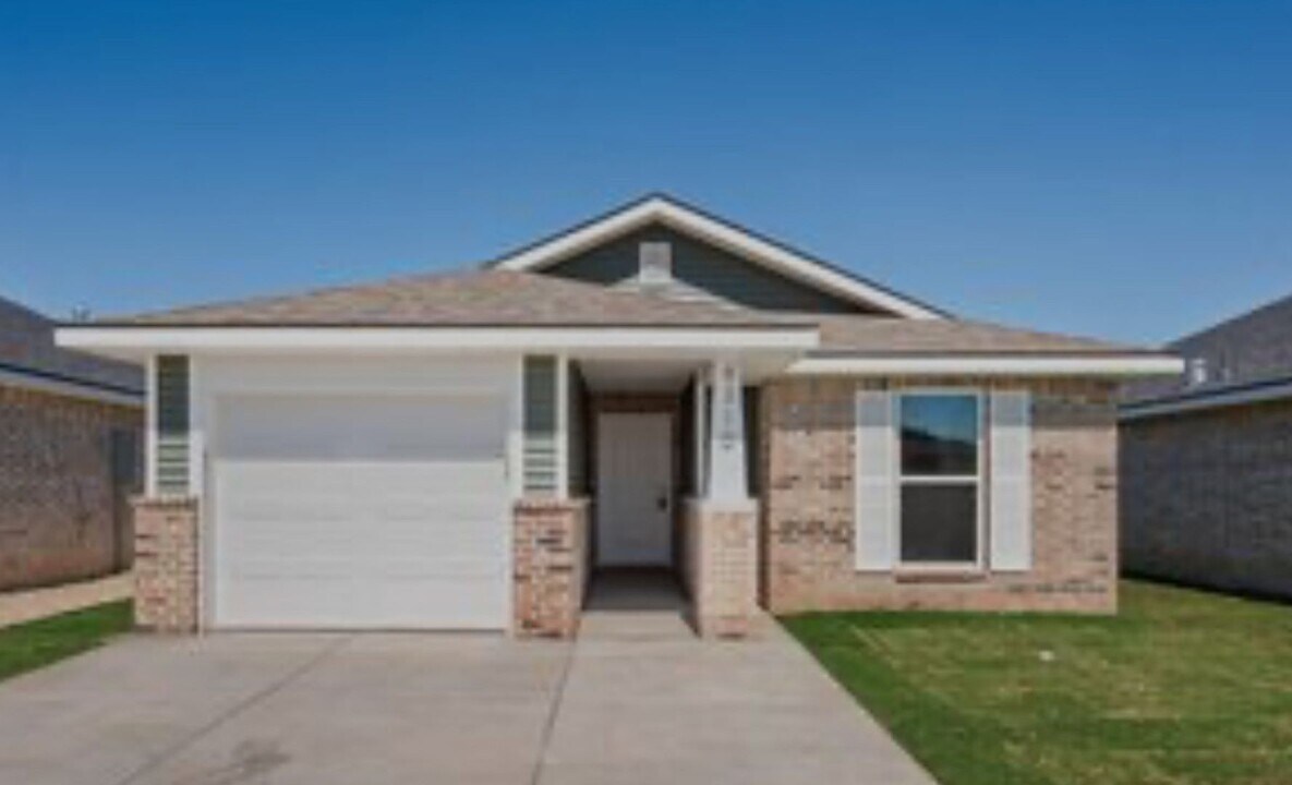 8314 24th St in Lubbock, TX - Building Photo