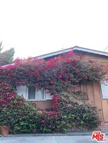 11317 Iowa Ave in Los Angeles, CA - Building Photo