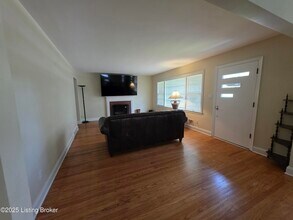 2301 Janlyn Rd in Jeffersontown, KY - Building Photo - Building Photo