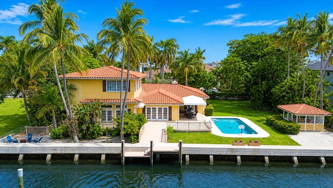 property at 2400 Delmar Pl