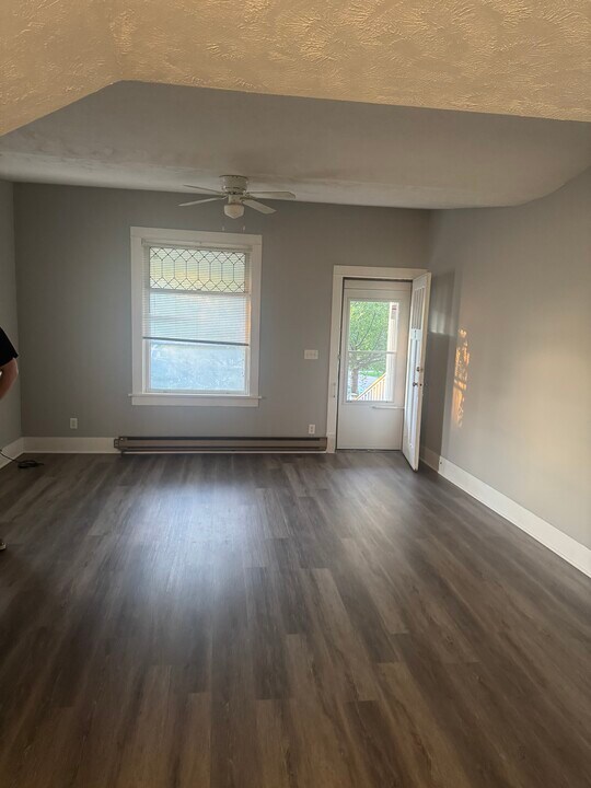 4907 Capitol Ave, Unit 2 in Omaha, NE - Foto de edificio