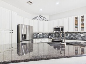 8034 W Clara Ln in Peoria, AZ - Building Photo - Building Photo