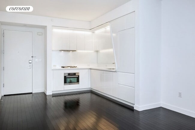 123 Washington St in New York, NY - Building Photo - Building Photo