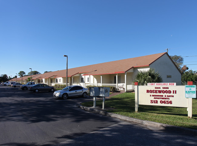 Rosewood II in West Palm Beach, FL - Foto de edificio - Building Photo