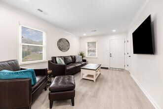508 Rock Cliff Ct in Winston-Salem, NC - Building Photo - Building Photo