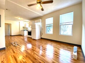 840 Huntington Ave, Unit 1 in Boston, MA - Foto de edificio - Building Photo