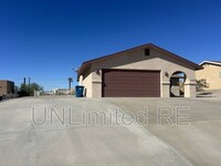 3267 Cinnamon Dr in Lake Havasu City, AZ - Foto de edificio - Building Photo