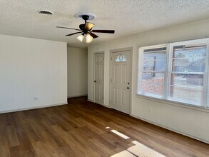 2220 38th St in Lubbock, TX - Building Photo - Building Photo