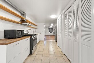 40 Van Reypen St in Jersey City, NJ - Building Photo - Building Photo