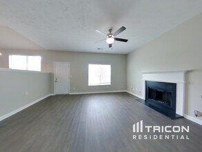 3120 Far Emerald Land in Union City, GA - Building Photo - Building Photo
