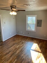 218 W Douglas Dr in Midwest City, OK - Building Photo - Building Photo