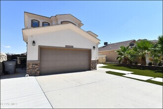 3136 Red Maple in El Paso, TX - Building Photo - Building Photo