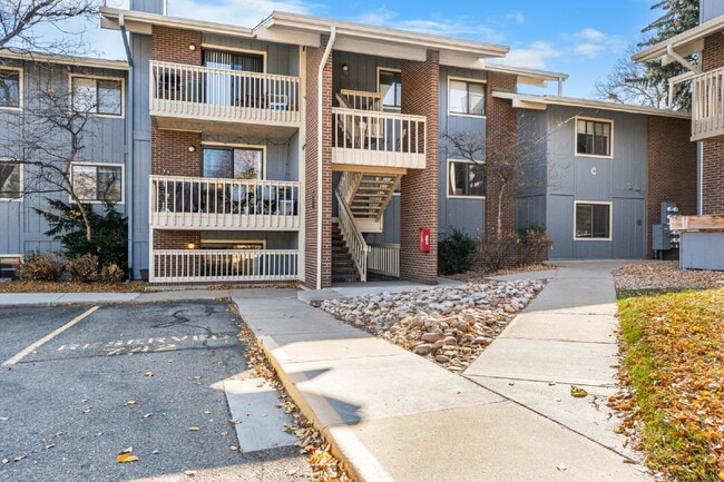 2800 Kalmia Ave in Boulder, CO - Building Photo - Building Photo