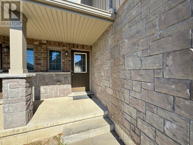 3186 Singleton Ave in London, ON - Building Photo - Building Photo