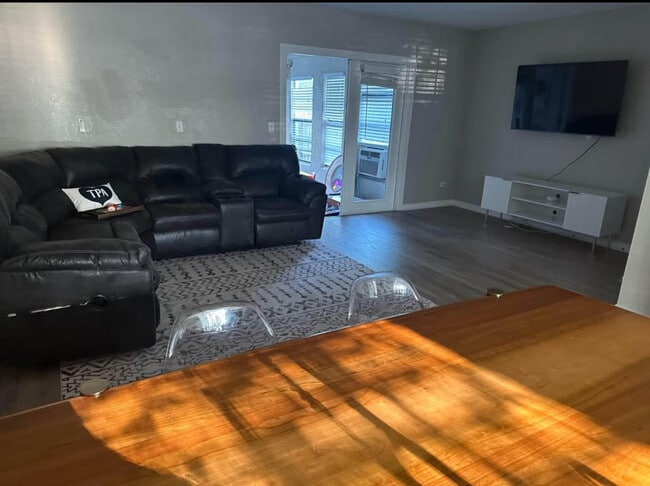property at 216 S Malcolm Ct