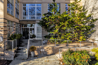 Logan Park in Washington, DC - Foto de edificio - Building Photo