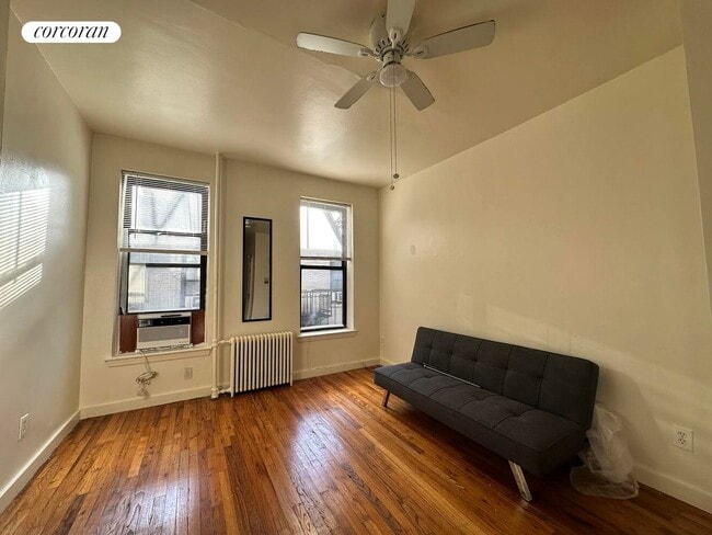 444 W 49th St in New York, NY - Foto de edificio - Building Photo