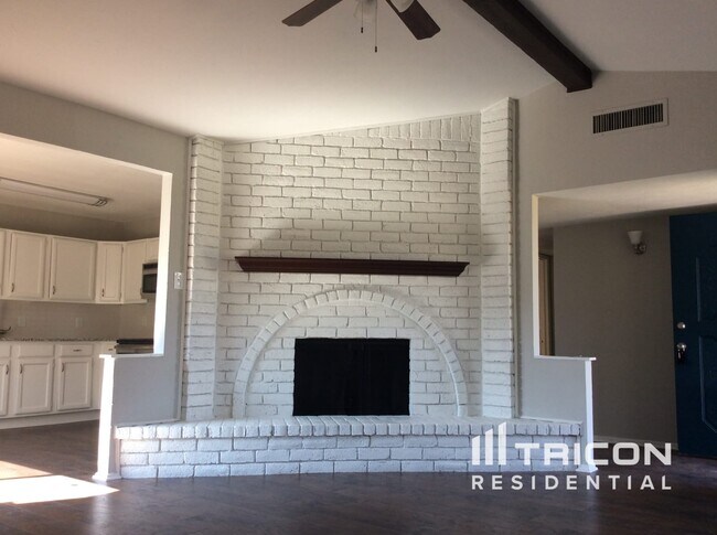 4121 Blackwillow Dr in Mesquite, TX - Building Photo - Building Photo