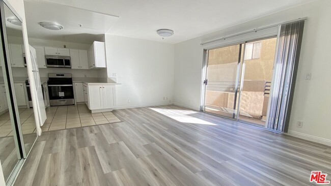 701 S Kingsley Dr in Los Angeles, CA - Building Photo - Building Photo