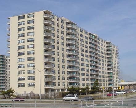 Surfside Park Apartments in Far Rockaway, NY - Building Photo - Building Photo