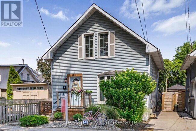 1 Mareve Ave in Hamilton, ON - Building Photo - Building Photo