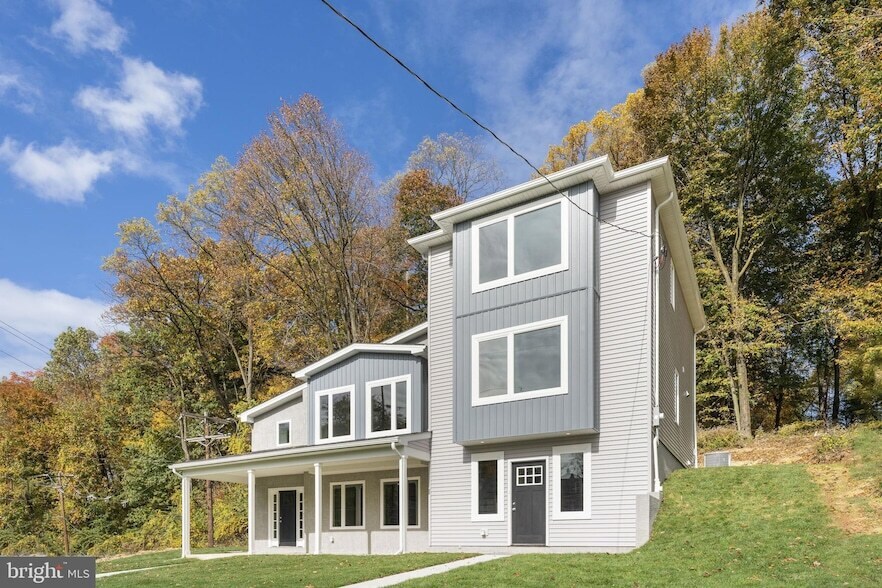 153 Old Lincoln Hwy in Malvern, PA - Foto de edificio