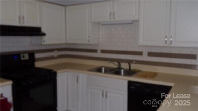 823 Wabash Ave in Charlotte, NC - Building Photo - Building Photo