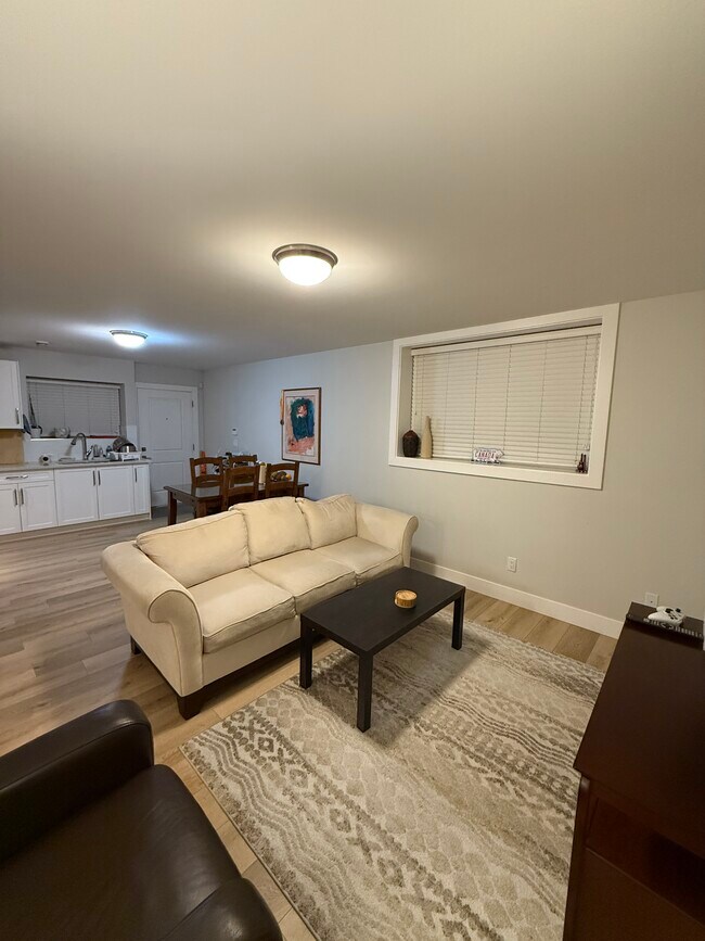 1511 Haversley Av in Coquitlam, BC - Building Photo - Building Photo