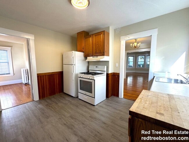 property at 20 Hunnewell Ave