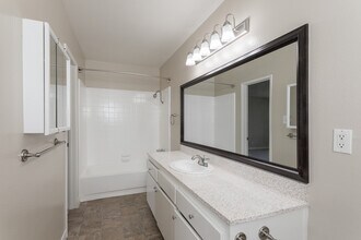 Mango Tree in Santa Ana, CA - Building Photo - Interior Photo