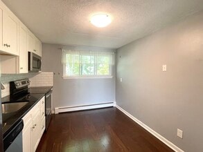 4 Woodcrest Ct in Weymouth, MA - Building Photo - Building Photo