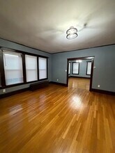 466 Locust St, Unit 2 in Fall River, MA - Building Photo - Building Photo