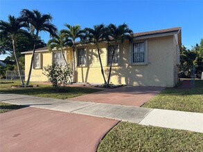 9785 SW 210th Terrace in Cutler Bay, FL - Building Photo - Building Photo