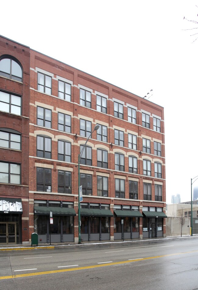 410 W Grand Ave in Chicago, IL - Building Photo - Building Photo
