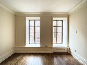 140 E 63rd St, Unit 7A in New York, NY - Building Photo - Building Photo