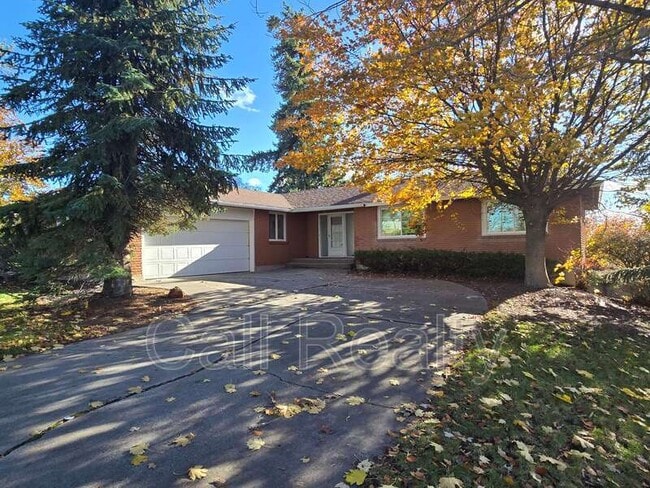 property at 2621 W Johannsen Rd