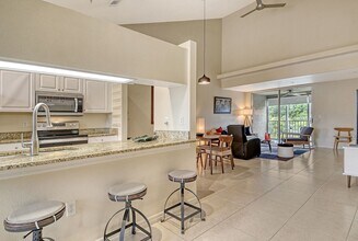 8370 Wingate Dr in Sarasota, FL - Building Photo - Building Photo