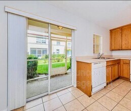 3872 Mariner Dr in St. Petersburg, FL - Building Photo - Building Photo