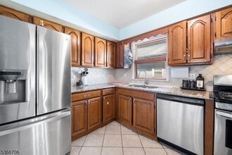 117 Burns Ave in Lodi, NJ - Building Photo - Building Photo
