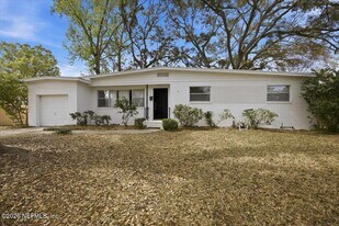 2214 Larry Dr in Jacksonville, FL - Building Photo
