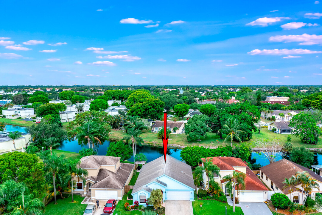 1248 Waterway Cove Dr in Wellington, FL - Building Photo