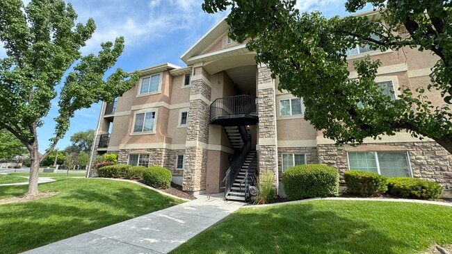 1249 W 110 N in Pleasant Grove, UT - Building Photo - Building Photo