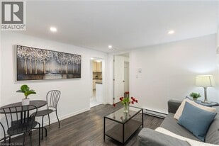 7 Purdy Crescent in Hamilton, ON - Building Photo