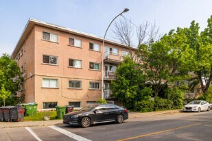6711-6721 Marie-Victorin Rue in Montréal, QC - Building Photo