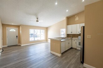 1025 Clovercrest Rd in Orlando, FL - Building Photo - Building Photo