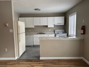 3331 NJ-94 in Hamburg, NJ - Building Photo - Building Photo