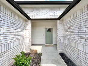 13613 Rebecca Latimer Rd in Manor, TX - Building Photo - Building Photo