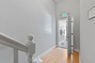 1226 N Calvert St in Baltimore, MD - Building Photo - Building Photo